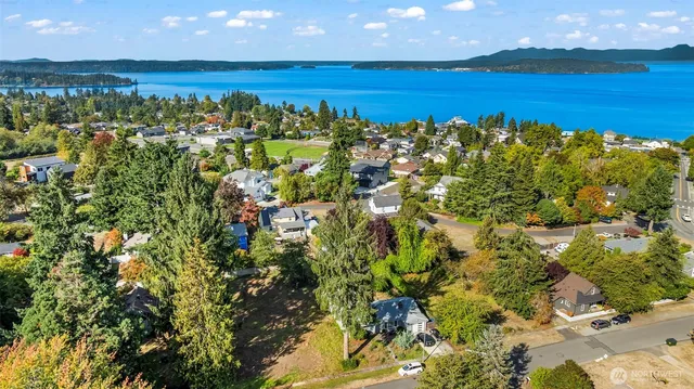 $898,900 | 728 Blaine Street, Steilacoom, WA 98388