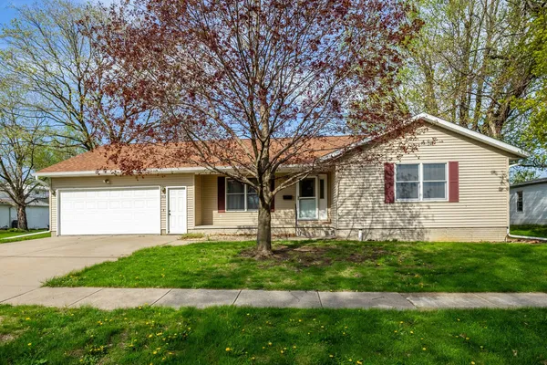 $229,500 | 413 North East Street, Cambridge, IL 61238