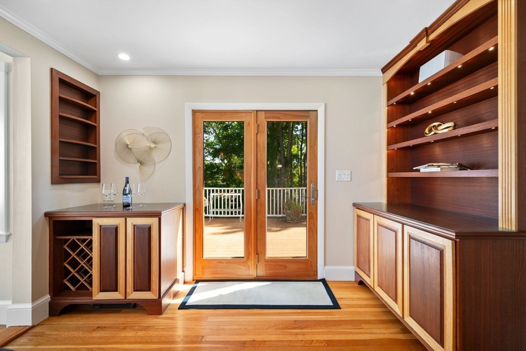 32 Pilgrim Road Marblehead, MA 01945 - Photo 6 of 38