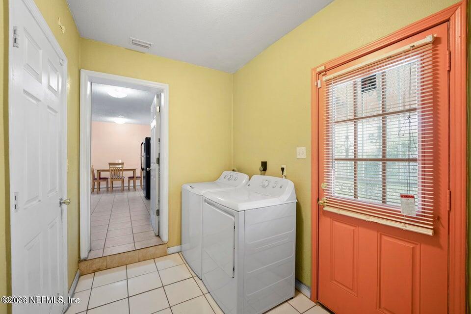 5639 Beney Road Jacksonville, FL 32207 - Photo 8 of 13 Laundry