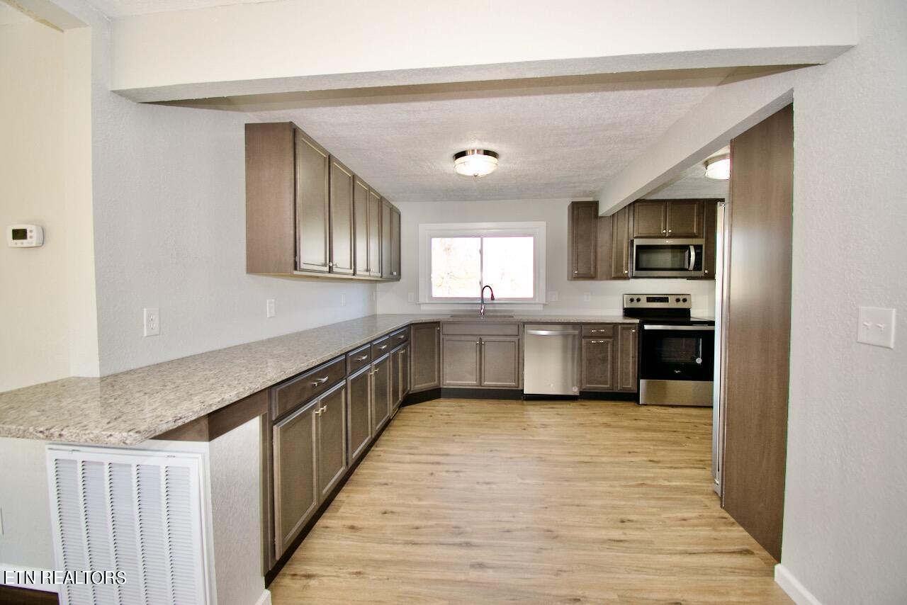 233 Doc Norton Road Maryville, TN 37804 - Photo 10 of 39 DSC_0669