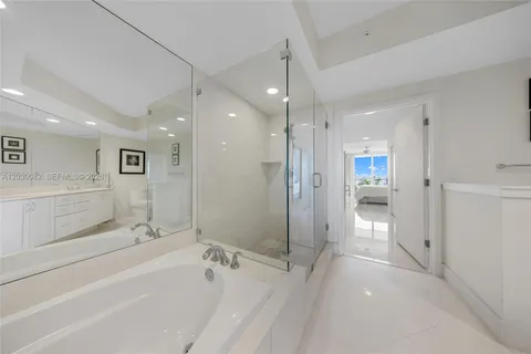 $995,000 | 2821 North Ocean Boulevard, Unit 508S, Fort Lauderdale, FL 33308