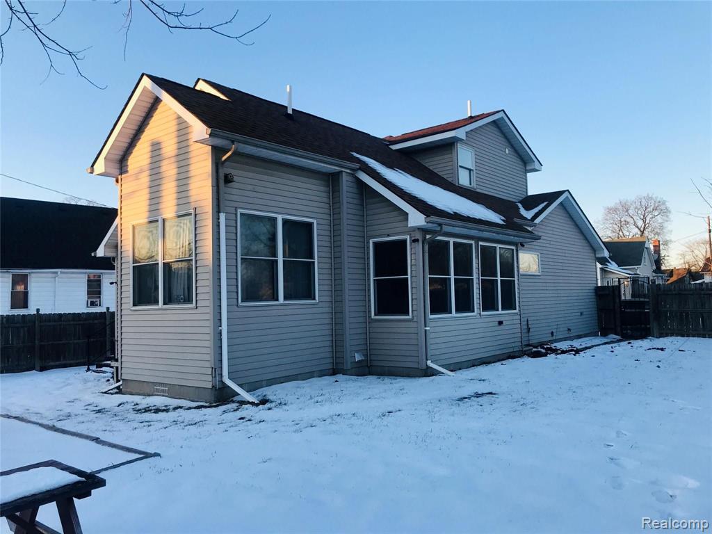 43 Cora Street River Rouge, MI 48218 - Photo 2 of 21