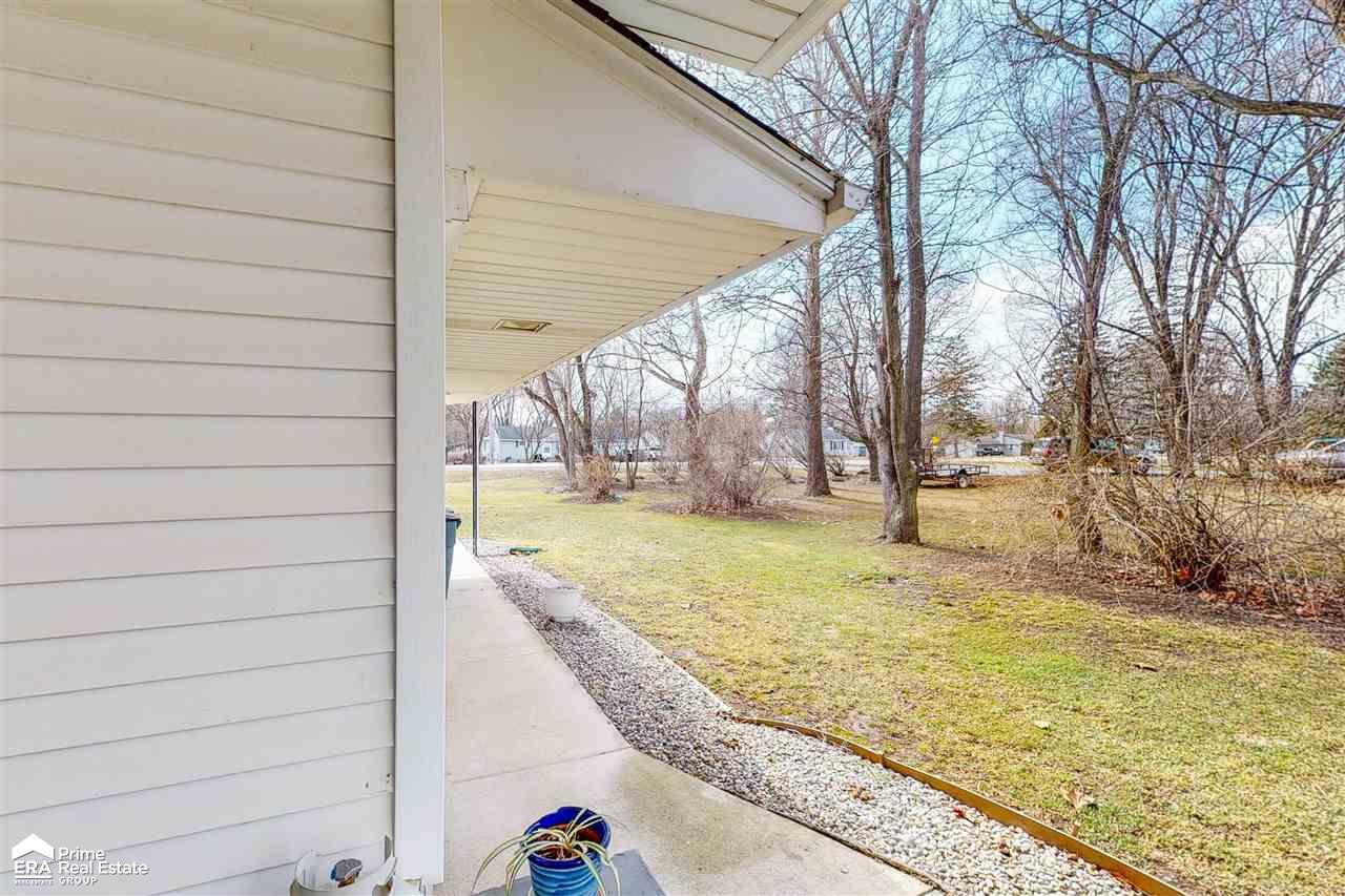 6309 Lapeer Road Burton, MI 48509 - Photo 42 of 61 50068535-42.JPG