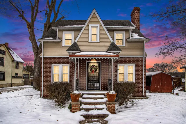 $359,000 | 601 North Kalamazoo Street, Paw Paw, MI 49079