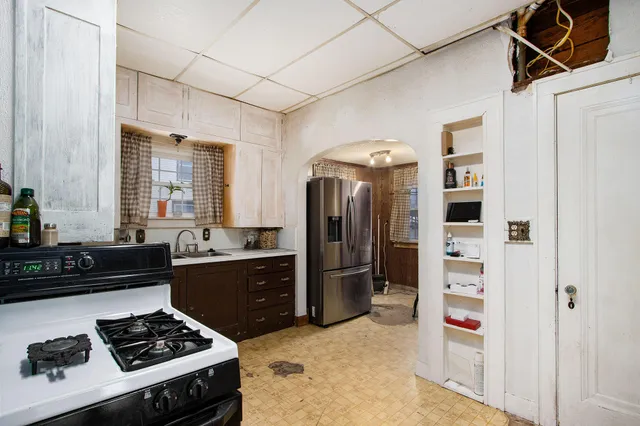 $359,000 | 601 North Kalamazoo Street, Paw Paw, MI 49079