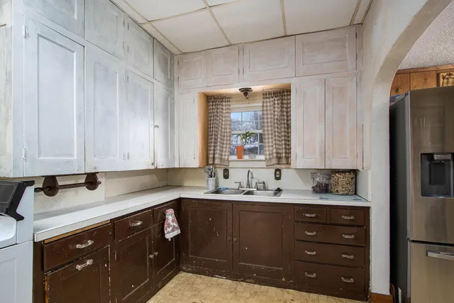 $359,000 | 601 North Kalamazoo Street, Paw Paw, MI 49079