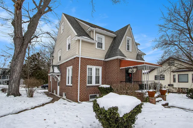 $359,000 | 601 North Kalamazoo Street, Paw Paw, MI 49079