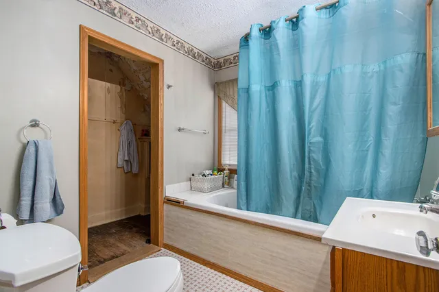 $359,000 | 601 North Kalamazoo Street, Paw Paw, MI 49079