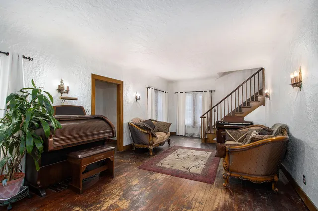 $359,000 | 601 North Kalamazoo Street, Paw Paw, MI 49079