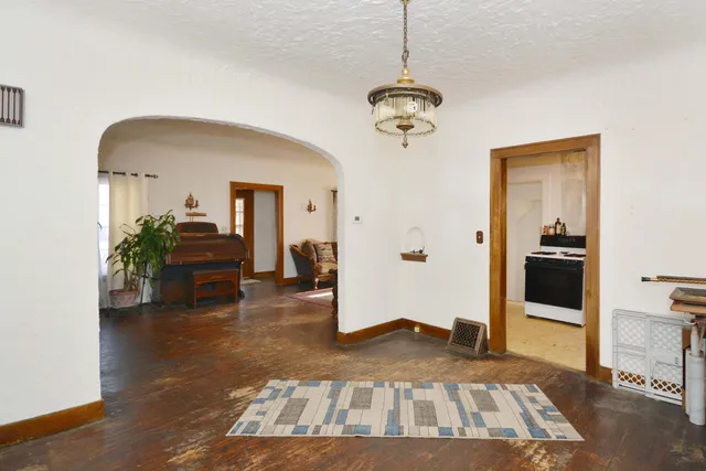 $349,000 | 601 North Kalamazoo Street, Paw Paw, MI 49079