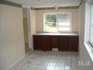 5665 Venice Road Newport, MI 48166 - Photo 3 of 11 dining room