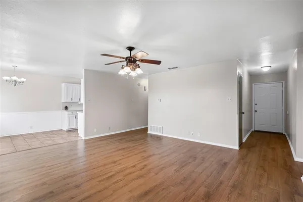 $1,695 | 1221 East Fm 4, Cleburne, TX 76031
