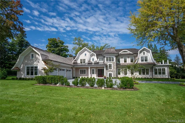 $250,000 | 2 Pheasant Run, Great Neck, NY 11024