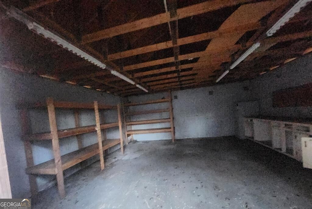 108 Madison Avenue Warner Robins, GA 31093 - Photo 2 of 7 a view of an empty storage area
