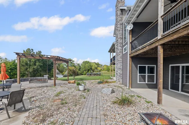 $639,900 | 71 Ehlers Road, Campbell Hill, IL 62916