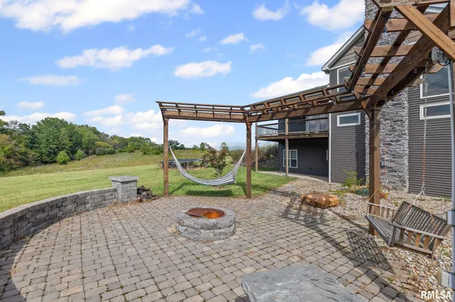 $639,900 | 71 Ehlers Road, Campbell Hill, IL 62916