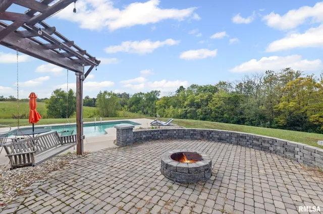 $639,900 | 71 Ehlers Road, Campbell Hill, IL 62916