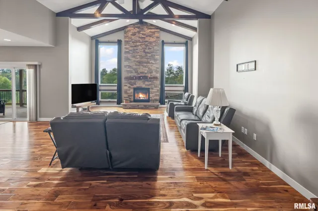 $639,900 | 71 Ehlers Road, Campbell Hill, IL 62916