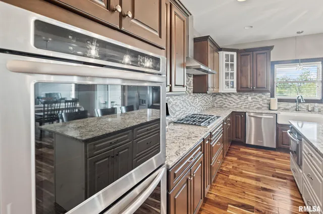 $639,900 | 71 Ehlers Road, Campbell Hill, IL 62916