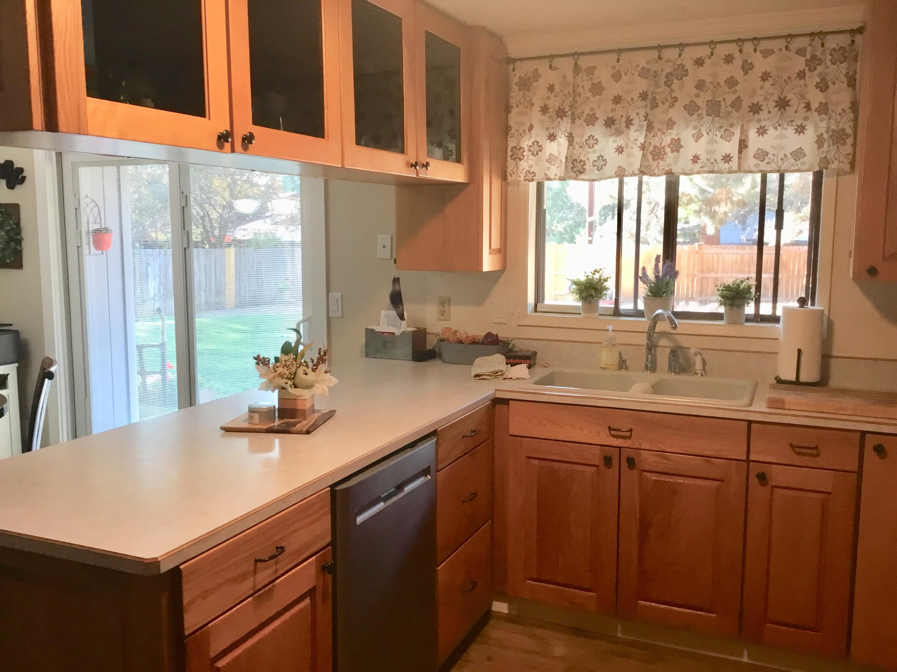 329 Southeast Craven Road Bend, OR 97702 - Photo 12 of 23 Craven Kitchen