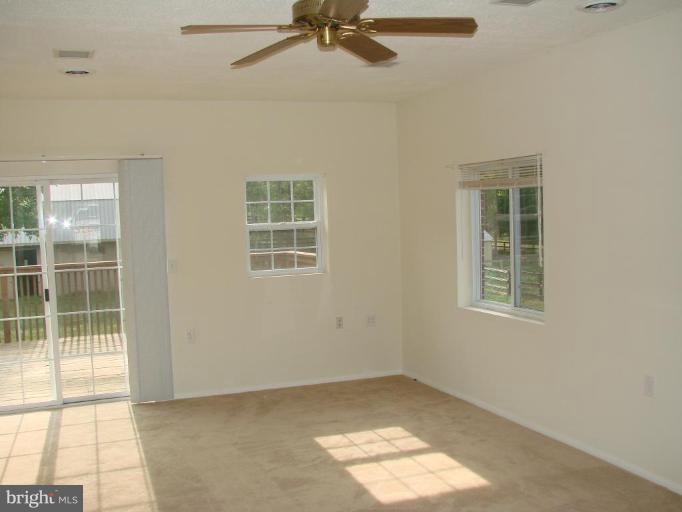 12526 Elk Run Road Midland, VA 22728 - Photo 4 of 15 Family Room