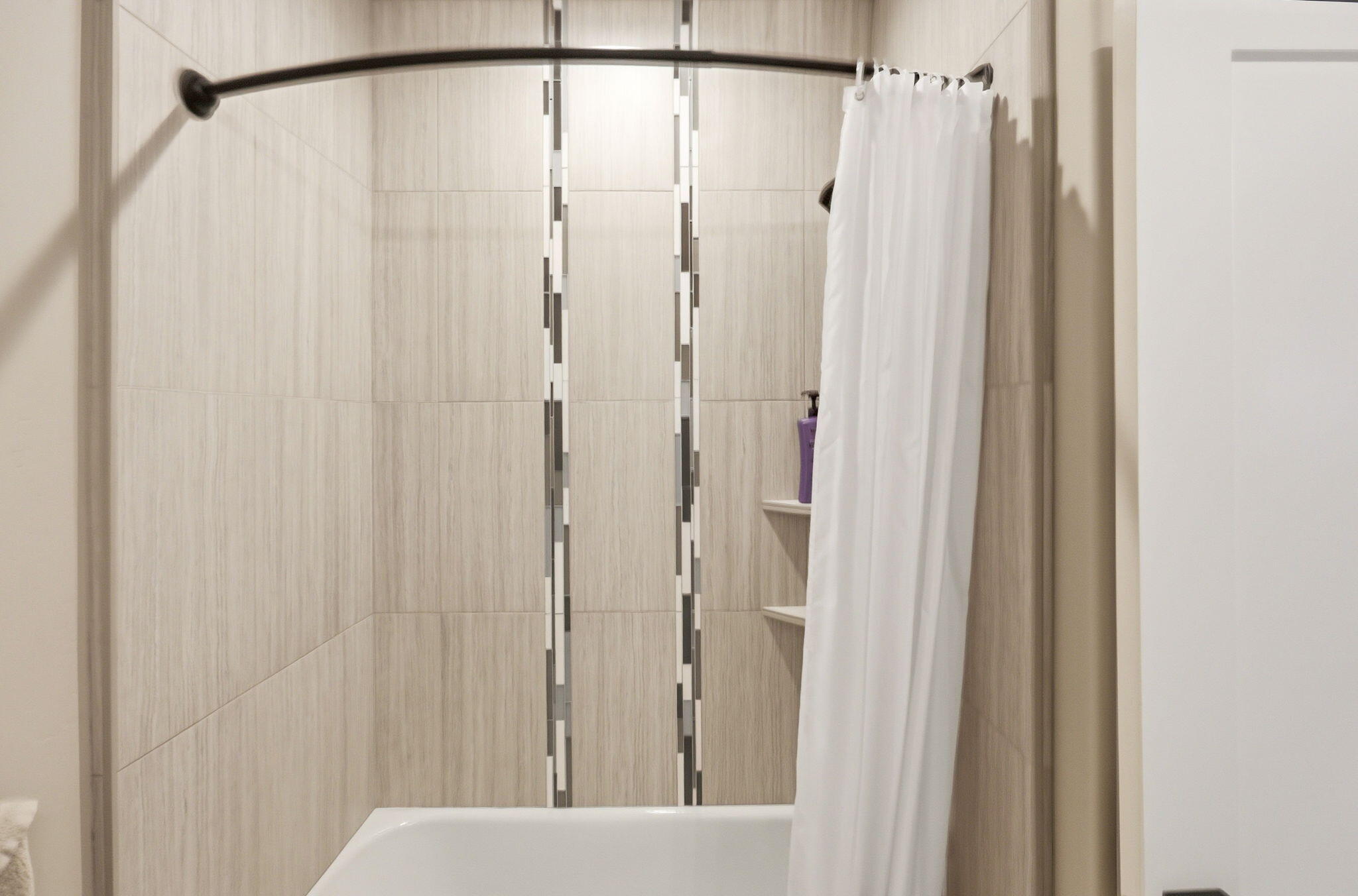 150 Timbers Lane Talent, OR 97540 - Photo 28 of 39 a bathroom with a shower and a shower curtain