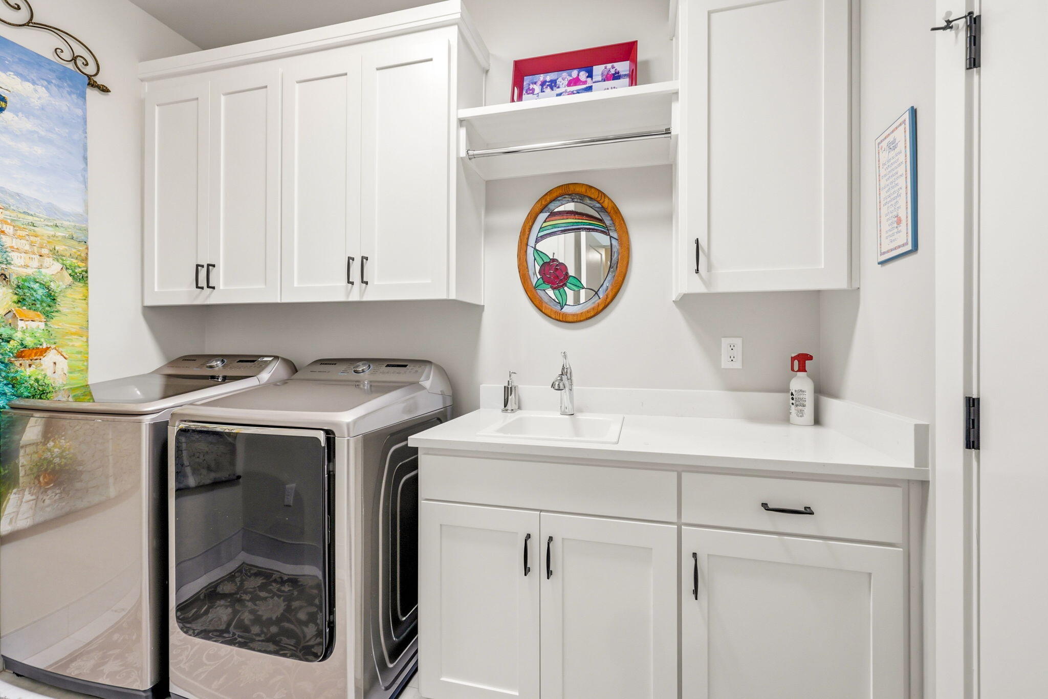 150 Timbers Lane Talent, OR 97540 - Photo 31 of 39 a utility room with dryer and washer