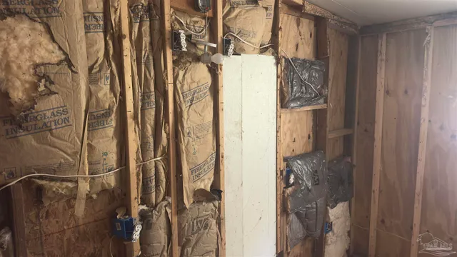 a view of walk in closet