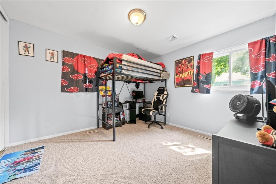 28 Paige Drive Coventry, RI 02816 - Photo 20 of 34