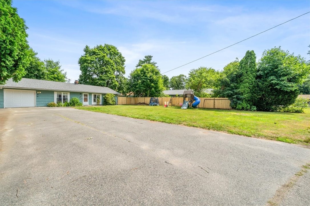 28 Paige Drive Coventry, RI 02816 - Photo 6 of 34