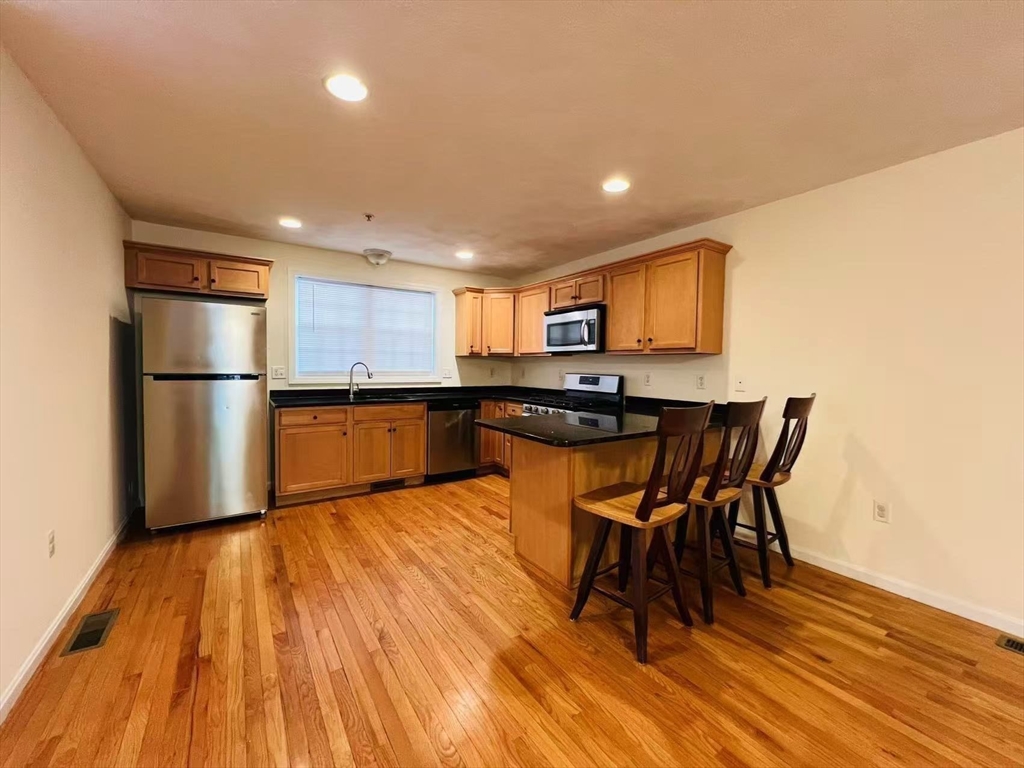 18 Dale Street, Unit 8B Andover, MA 01810 - Photo 6 of 17