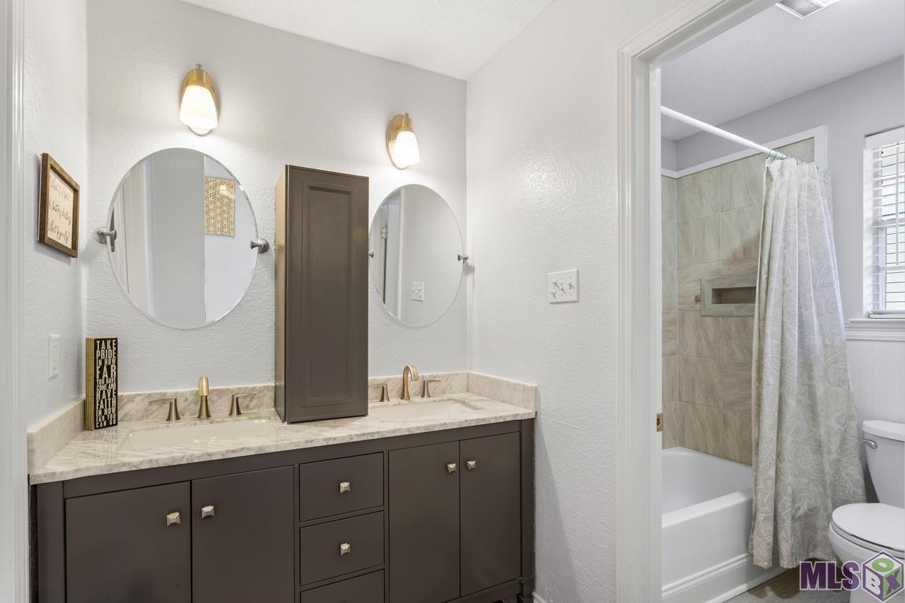 1500 Rue Chartres Slidell, LA 70458 - Photo 14 of 21 Master Bathroom