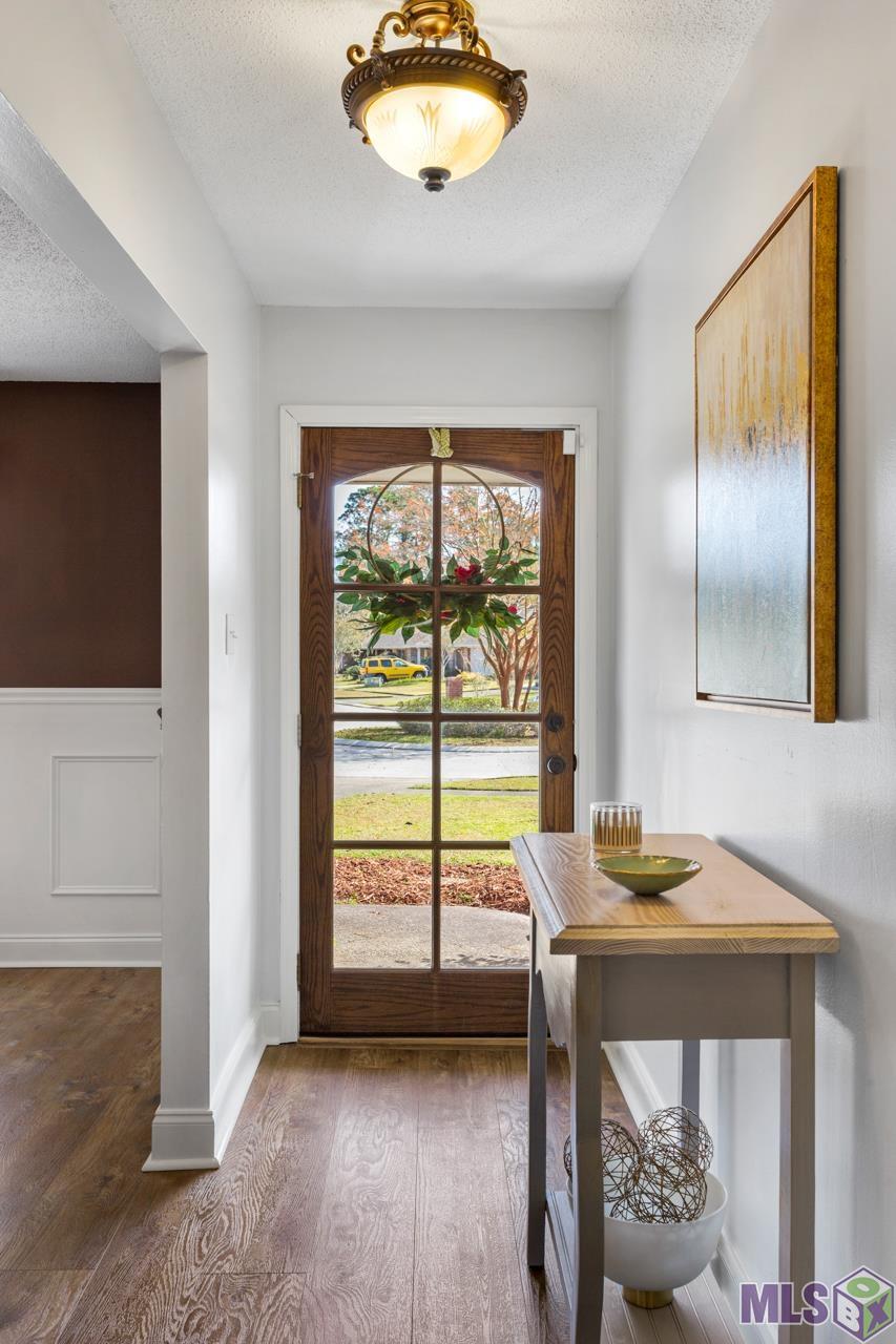 1500 Rue Chartres Slidell, LA 70458 - Photo 2 of 21 Foyer
