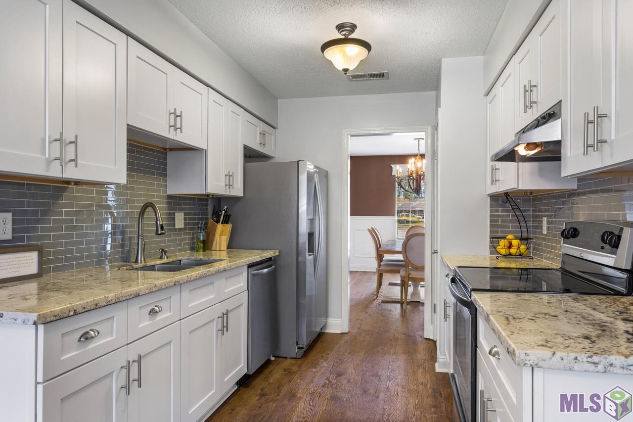 1500 Rue Chartres Slidell, LA 70458 - Photo 4 of 21 Kitchen