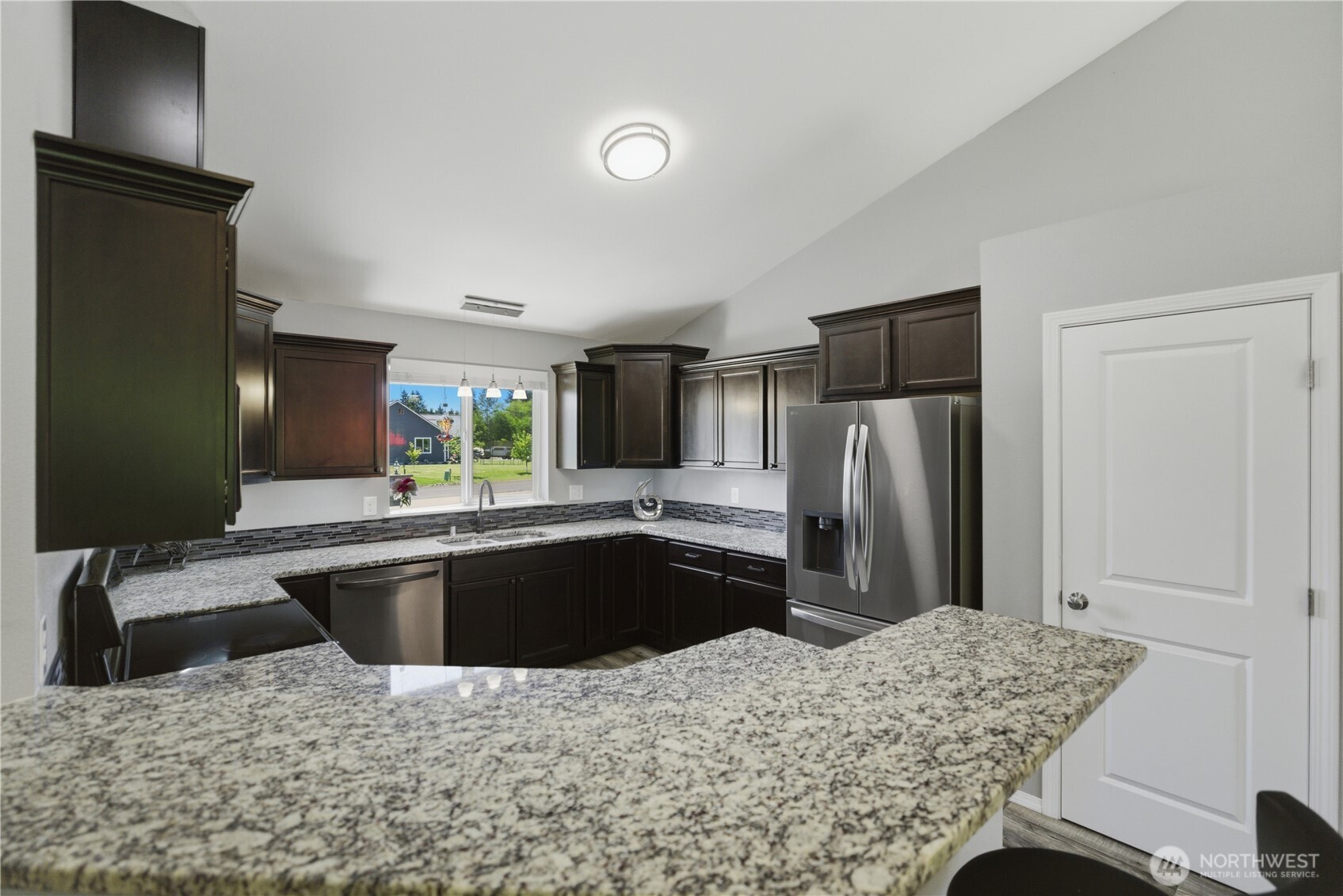 40 Sandtrap Lane Aberdeen, WA 98520 - Photo 11 of 40