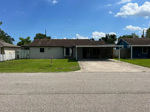 $2,100 | 2522 Kingsdale Drive, Deer Park, TX 77536