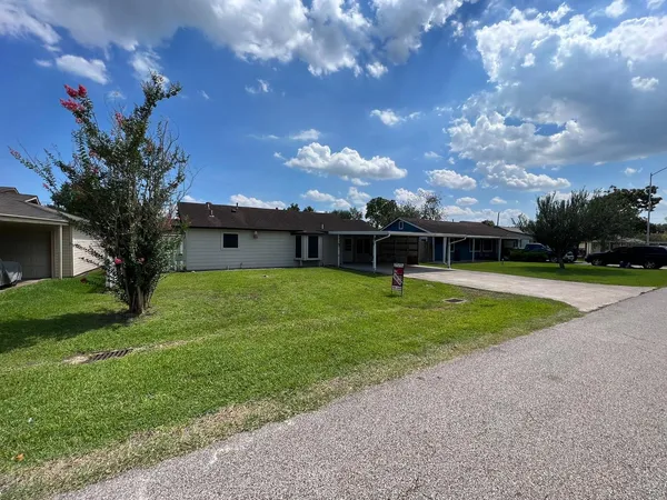 $2,100 | 2522 Kingsdale Drive, Deer Park, TX 77536