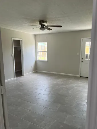 $2,100 | 2522 Kingsdale Drive, Deer Park, TX 77536