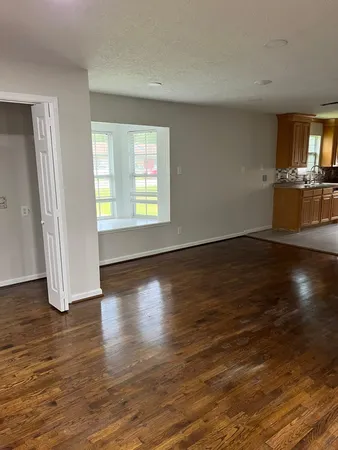 $2,100 | 2522 Kingsdale Drive, Deer Park, TX 77536