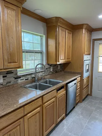 $2,100 | 2522 Kingsdale Drive, Deer Park, TX 77536