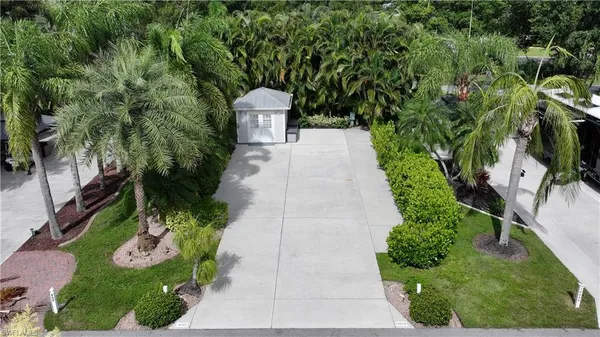 a view of a garden with pathway