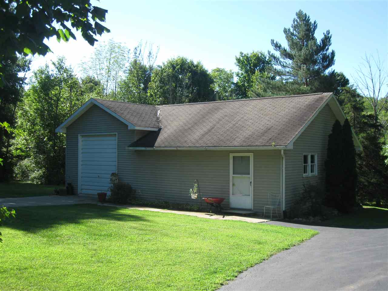 775 West Riley Road Owosso, MI 48867 - Photo 7 of 16 31259131-6.JPG