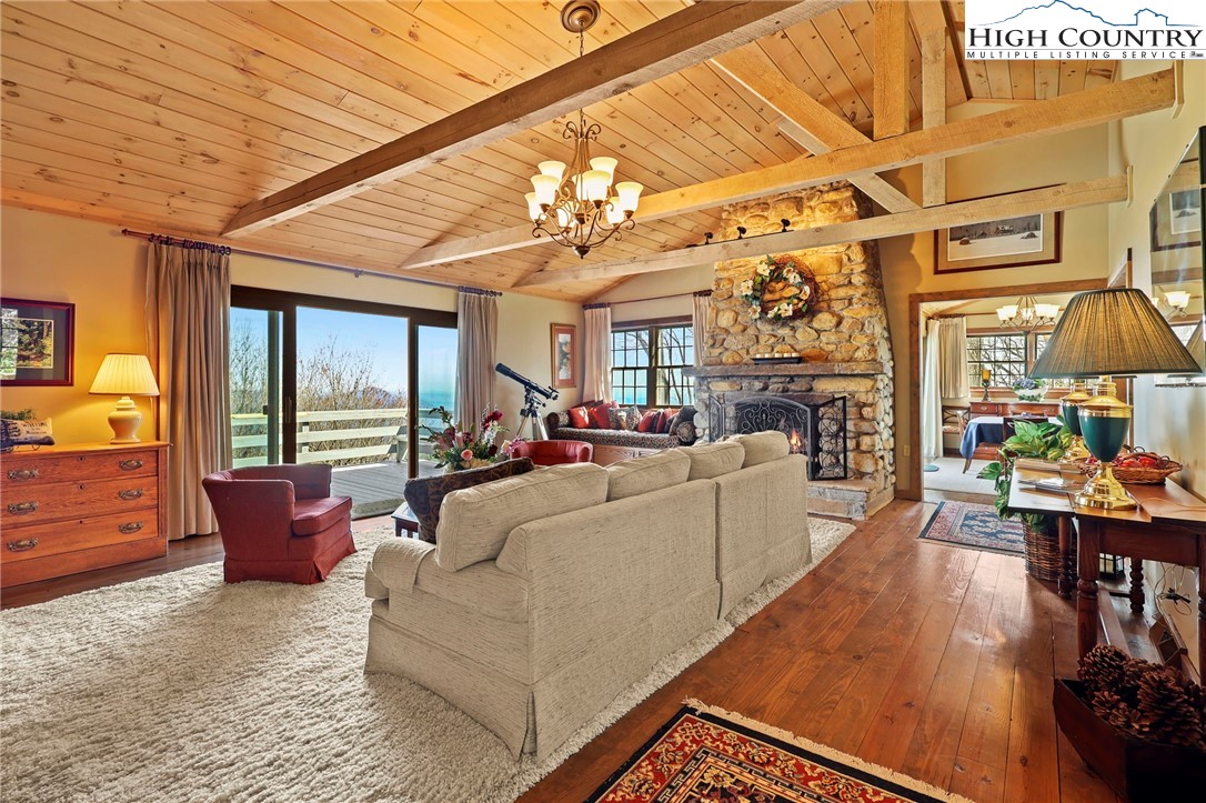 8015 Cloud Forest Lane Blowing Rock, NC 28605 - Photo 8 of 23 a living room with furniture