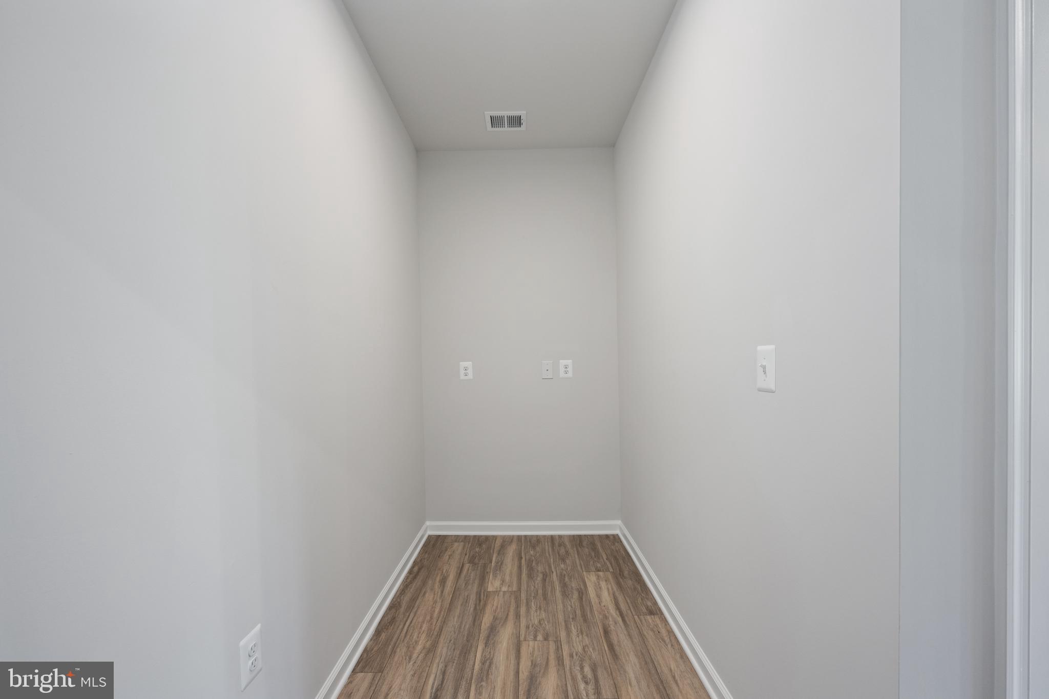 29 Hyssop Way, Unit 103 Stafford, VA 22554 - Photo 26 of 39 a view of a small space