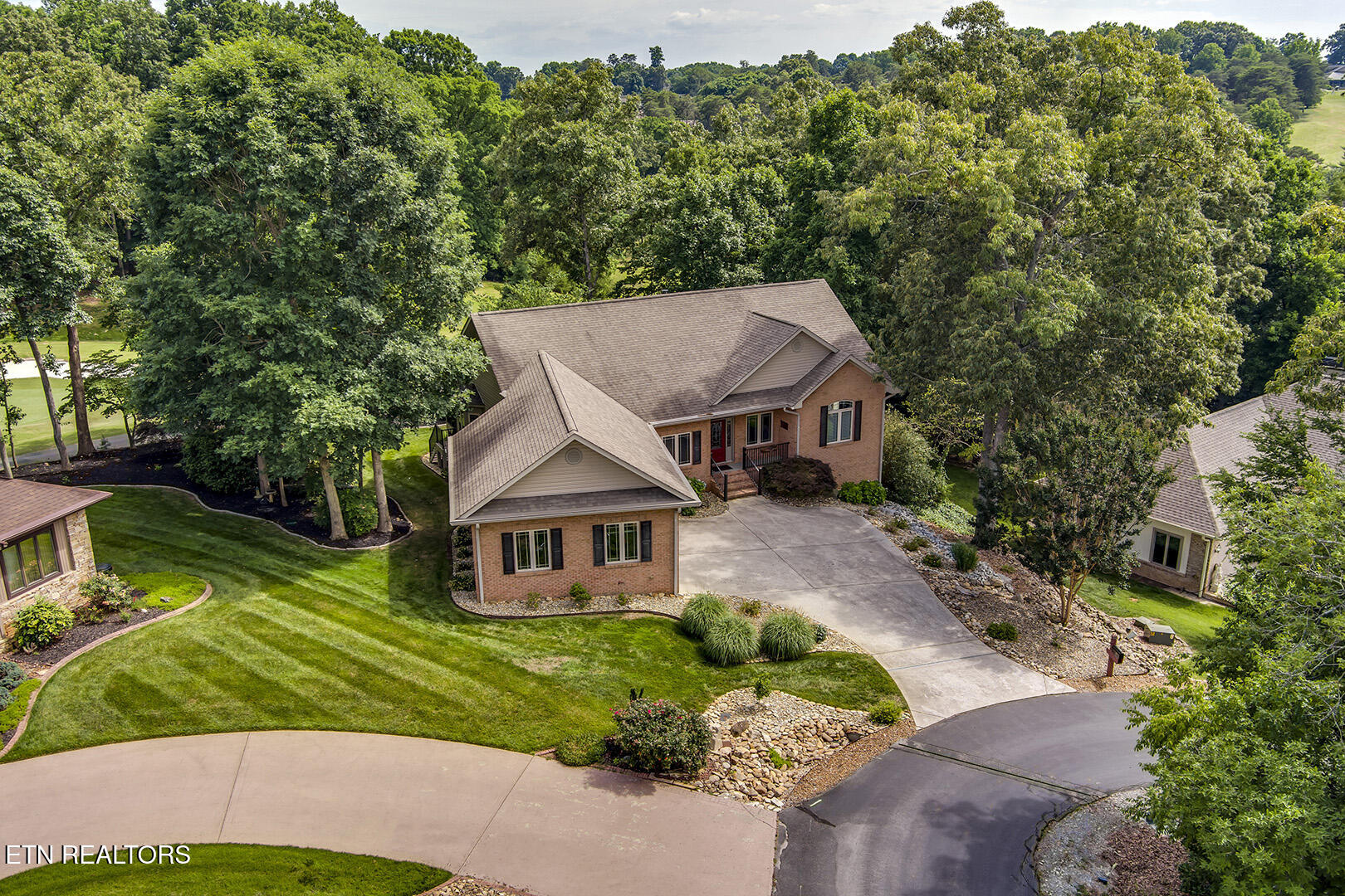 118 Daleyuhski Way Loudon, TN 37774 - Photo 2 of 60 02_118 Daleyuhski Trace_FronElevated