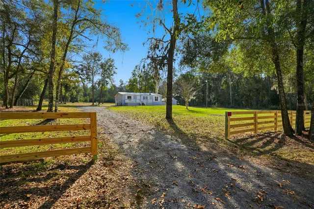 $279,000 | 27080 Hiawatha Boulevard, Brooksville, FL 34601