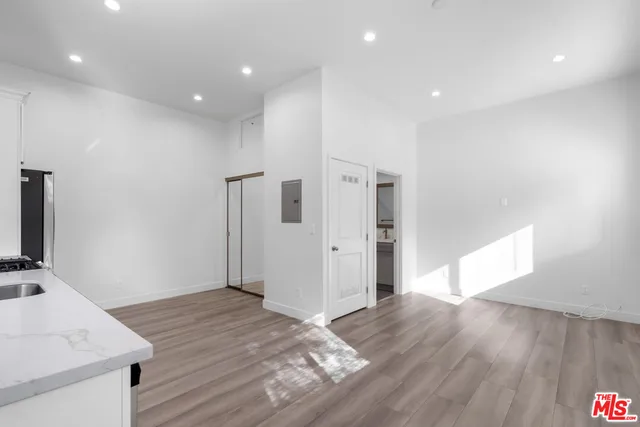 $1,995 | 12233 Killion Street, Valley Village, CA 91607