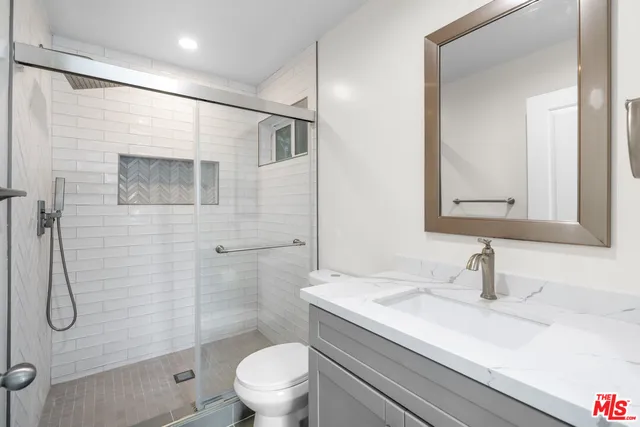 $1,995 | 12233 Killion Street, Valley Village, CA 91607