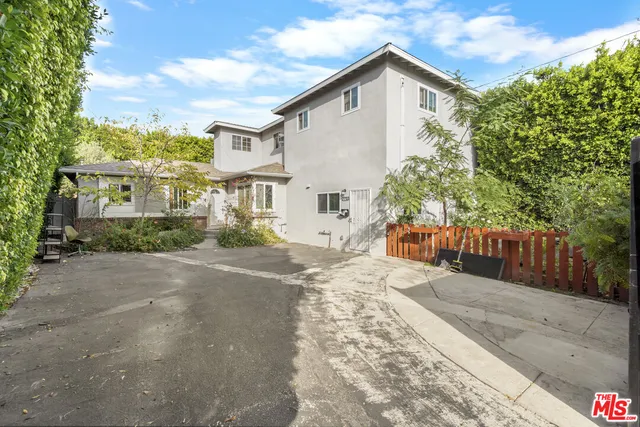 $1,995 | 12233 Killion Street, Valley Village, CA 91607